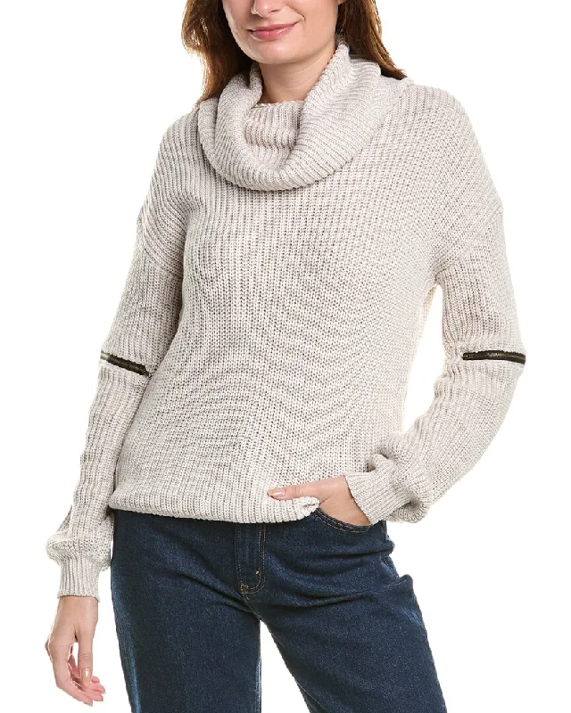 Tasseled Knit TopsFATE Turtleneck Sweater